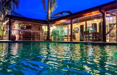 Casa espetacular - locação temporada em condomínio fechado a 200m da praia mococa