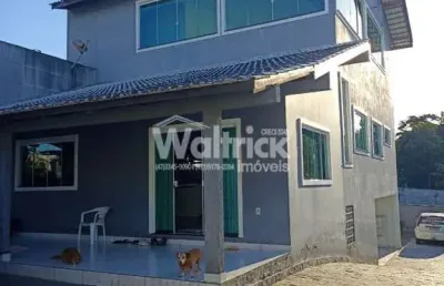 Excelente casa mobiliada localizada em balneário piçarras.