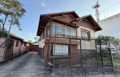 Casa com terreno na rua jacob luchesi, bairro santa catarina.
&amp;amp;#1