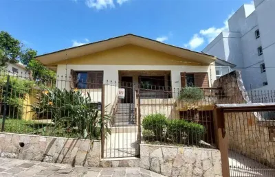 Ampla casa à venda no panazzolo próximo a escola catulo da paixão cear