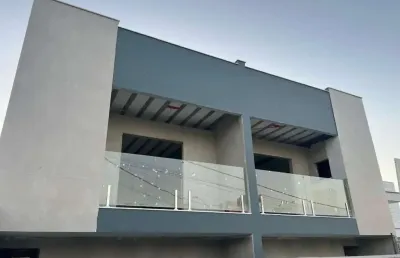 Casa para venda em macaé, vale das palmeiras, 3 dormitórios, 3 suítes, 4 banheiros, 1 vaga