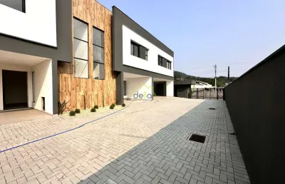 Casa em condomínio fechado no glória próximo de decathlon!