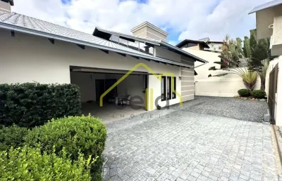 Casa alto padrão com 4 dormitórios averbada e com fácil acesso para br 101!