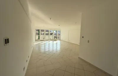 Sala comercial com 1 sala para alugar na Praça Dom Idílio José Soares, 42, Centro, Santos