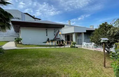 Conforto e espaço: casa com 4 dormitórios no bairro são leopoldo