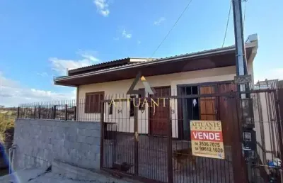 Duas casas no mesmo terreno no bairro serrano – caxias do sul