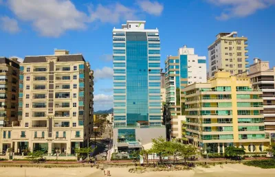 Apartamento de 4 suítes em 30 vezes para pagar ! em meia praia