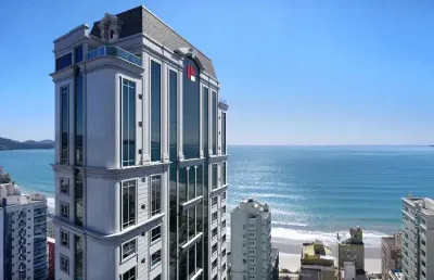Apartamento de 5 suítes em 60 vezes para pagar ! em meia praia