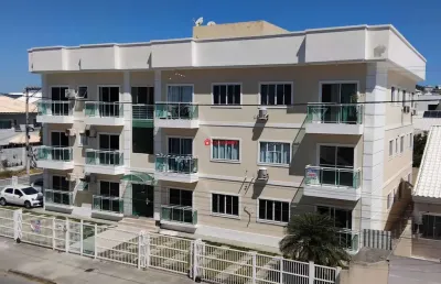 Apartamento com 2 quartos à venda na rua cinco, rua 05, nova são pedro, são pedro da aldeia, 70 m2 por r$ 350.000