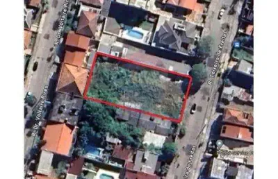 Terreno à venda na Rua Teixeira de Freitas, 747, Santo Antônio, Porto Alegre