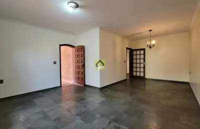 Casa térrea com edícula à venda r$ 795.000 no jardim torres de são josé - jundiaí/sp.