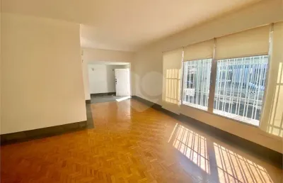 Casa com 3 quartos à venda na Rua Eden, Vila Sônia, São Paulo