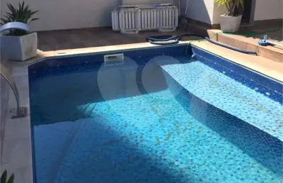 Casa com 4 quartos à venda na Rua Santo Antônio, Vila Galvão, Guarulhos
