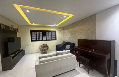 Casa com 3 quartos à venda na Genésio Murta, Santa Teresinha, São Paulo