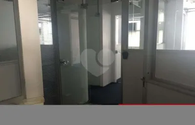 Sala comercial para alugar na Avenida Ipiranga, Centro, São Paulo