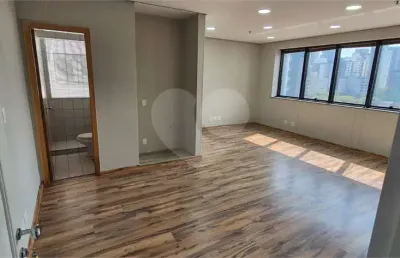 Sala comercial para alugar na Avenida Vereador José Diniz, Santo Amaro, São Paulo