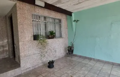 Casa terrea no imirim,2 dormitórios, 2 vagas,em rua fechada.