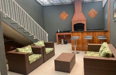 Sobrado jardim são paulo, proximo a metro, pão de açucar e comercio em geral