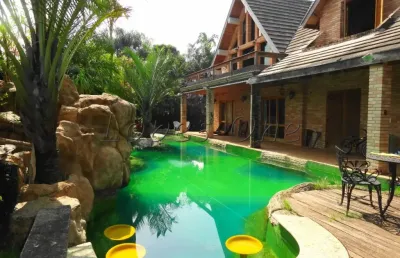 Sobrado 5 suites, piscina em terreno grande no tremembé