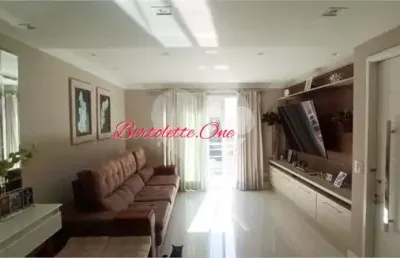 Sobrado em condomínio fechado. 335m2. 5 quartos (2 suítes). 4 vagas.  jardim ibiratiba