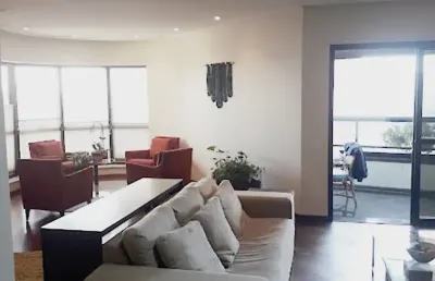 Apartamento água fria. 5 minutos a pé padaria paris