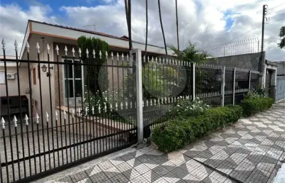 Procurando por uma casa térrea? achou! e ainda toda mobiliada!