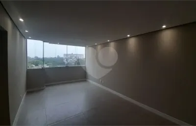 Lindo apartamento  à venda, na rua bento araújo, condomínio moradas da cantareira, com 3 quartos, sendo 1 suíte, + 1 banheiro, 1 vaga de garagem, sala ampliada com fechamento em vidro,