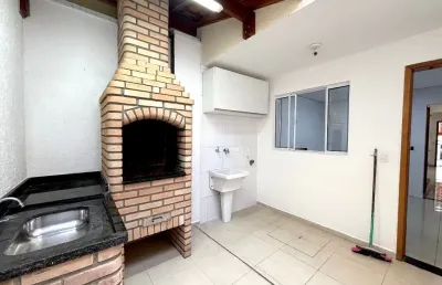 Sobrado com 2 suítes, área gourmet e 2 vagas na vila cosntaça