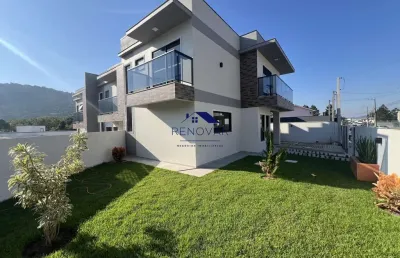 Excelente sobrado com suíte, quintal e 132m² – jardim botânico, são josé/sc