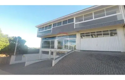 Conjunto comercial moderno no centro de passo fundo