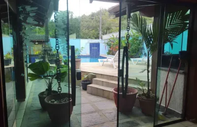 Casa terrea na prainha à 50 metros da prainha e da martim de sá, caraguatatuba sp