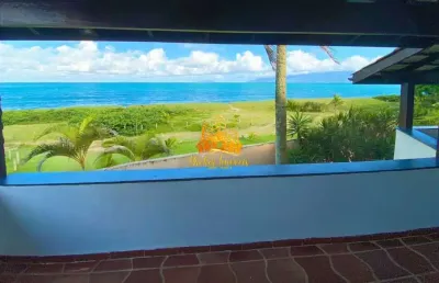 Oportunidade sobrado pé na areia, na praia mais linda de caraguatatuba, praia do capricórnio!!!