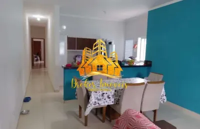 Belíssima casa no gaivotas caraguatatuba, próximo a farmácias e comércios do bairro