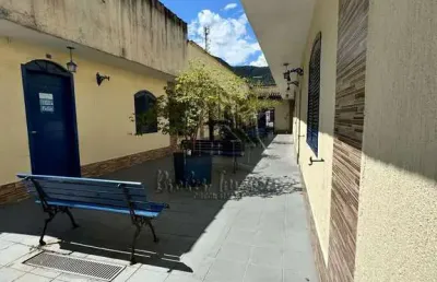 Casa com 45m², reformada e só esperando uma pintura pra ficar com a sua cara!