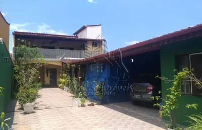 Sobrado amplo com 2 dormitórios, varanda e edícula no morro do algodão.