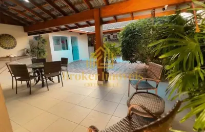 Oportunidade imperdível! casa ampla com área de lazer completa e excelente localização
