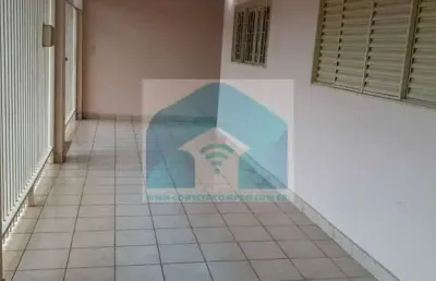 Oportunidade de investimento ! casa localizada na avenida próximo ao colégio tecno sert.