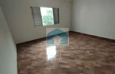 Sobrado com 4 quartos e 2 banheiros à venda, 166 m² por r$ 600.000