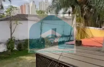 Casa de vila no miolo do campo belo 2 dormitorios com edícula!