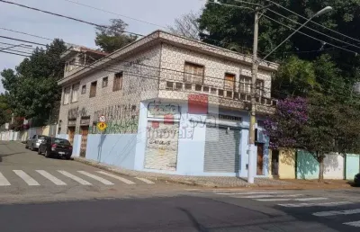 Sobrado residencial muito bem localizado com três dormitórios, suite, e vaga