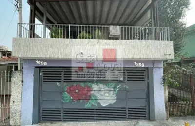 Sobrado residencial com três moradias no jd. brasil