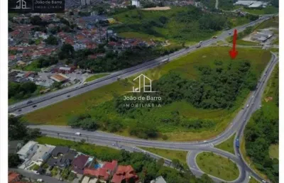 Terreno à venda na Avenida Presidente Dutra, Jardim Limoeiro, Arujá