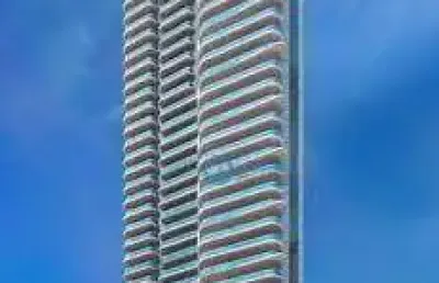 Repasse andar alto, torre mais alta de fortaleza frente mar