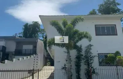 Apartamento com excelente localização de 01 quarto em itaguaçu- florianopolis - sc