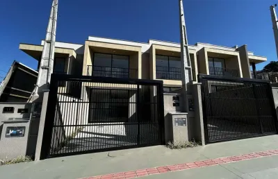 Sobrado à venda no bairro bom retiro - joinville/sc