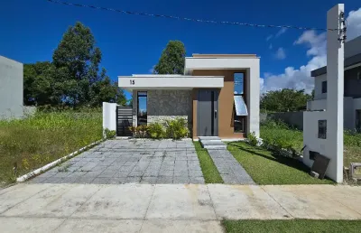 Casa térrea em condomínio fechado -  3 quartos, 1 suítes, 2 vagas em abrantes - camaçari/ba.