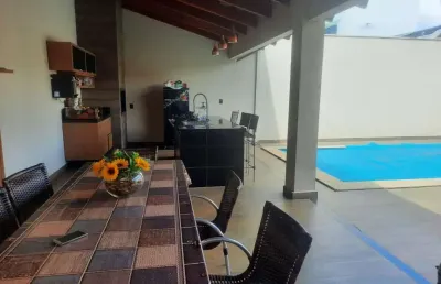 Casa em condomínio fechado com 3 quartos à venda no jardim inconfidência, uberlândia  por r$ 1.800.000