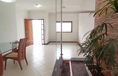 Casa com 3 quartos à venda no osvaldo rezende, uberlândia  por r$ 790.000
