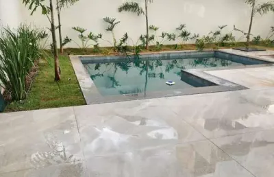 Casa em condomínio fechado com 4 quartos à venda no granja marileusa, uberlândia  por r$ 2.300.000