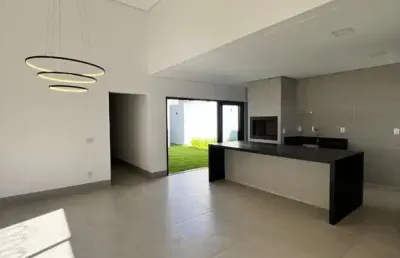 Casa com 3 quartos à venda no grand ville, uberlândia  por r$ 980.000